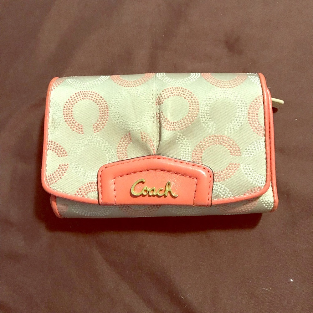 Coach Madison Trifold Wallet in Tea Rose & Tan